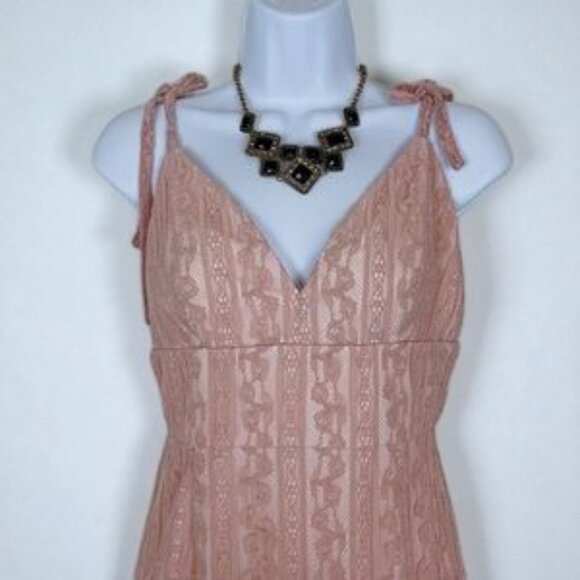 NWT BELLEVUE THE LABEL Florence Lace Maxi Dress in Dusty Pink - Picture 3 of 6
